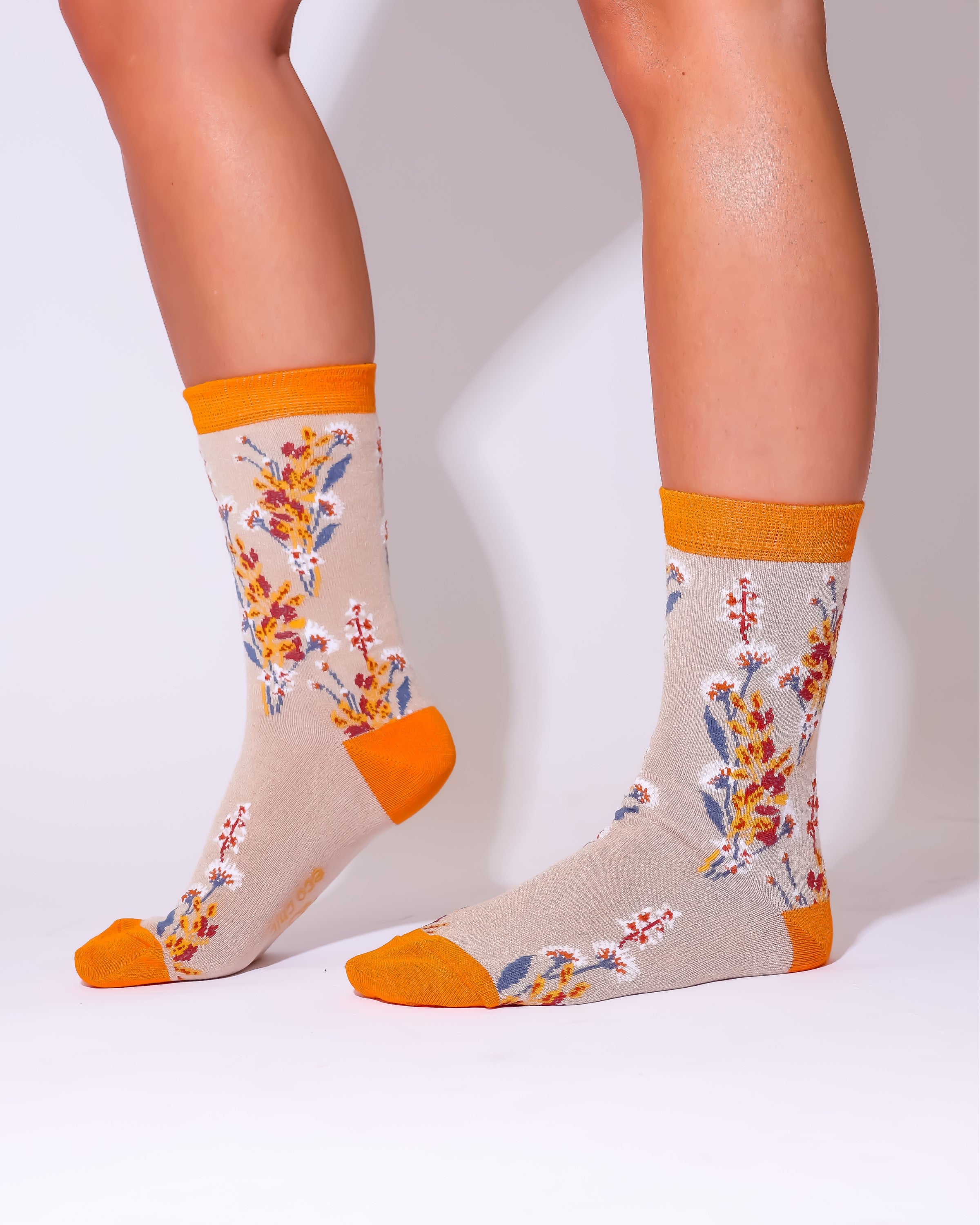 SK16BG - Eco Chic Eco-Friendly Bamboo Socks Flowers Beige