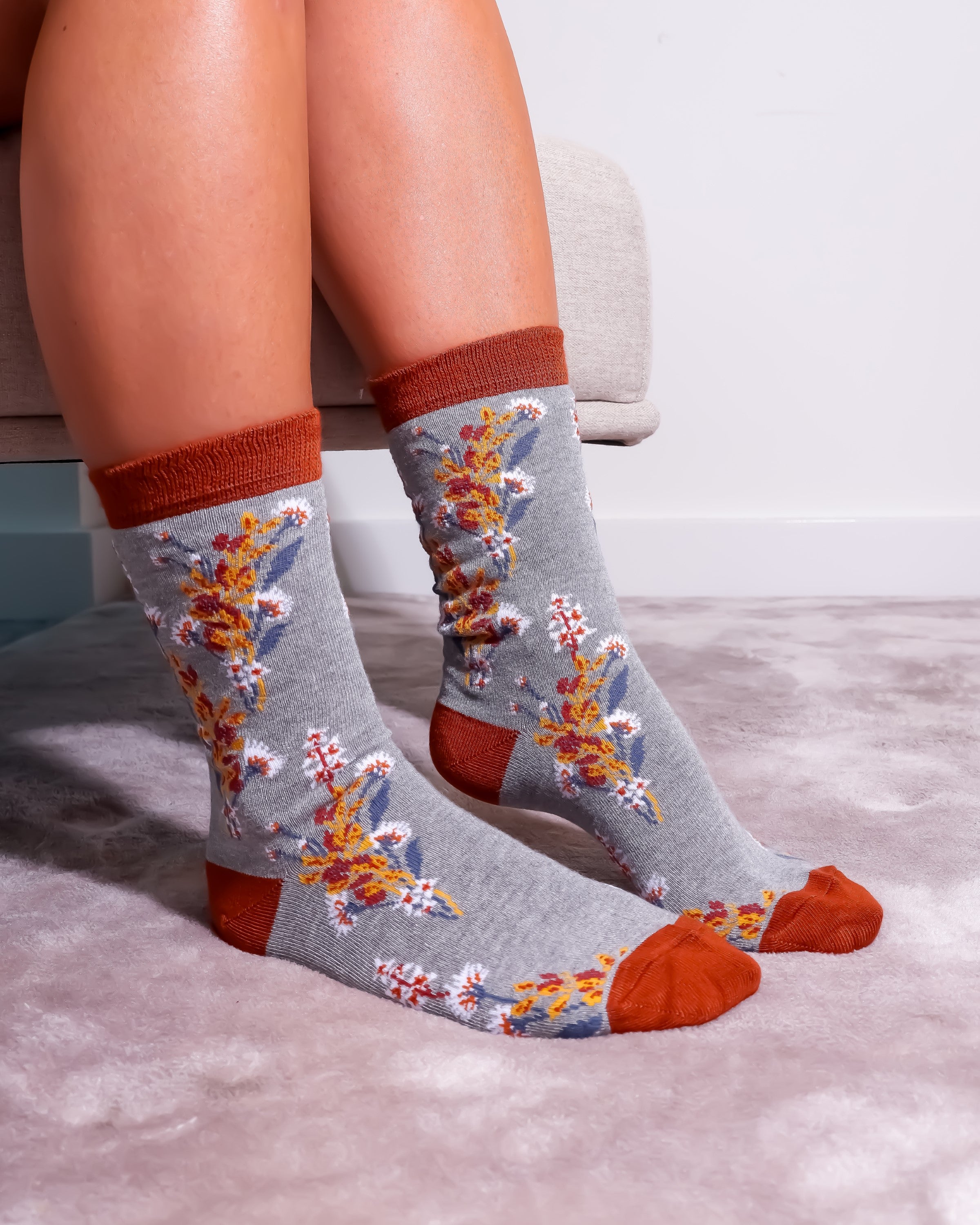 SK16GY - Eco Chic Eco-Friendly Bamboo Socks Flowers Grey