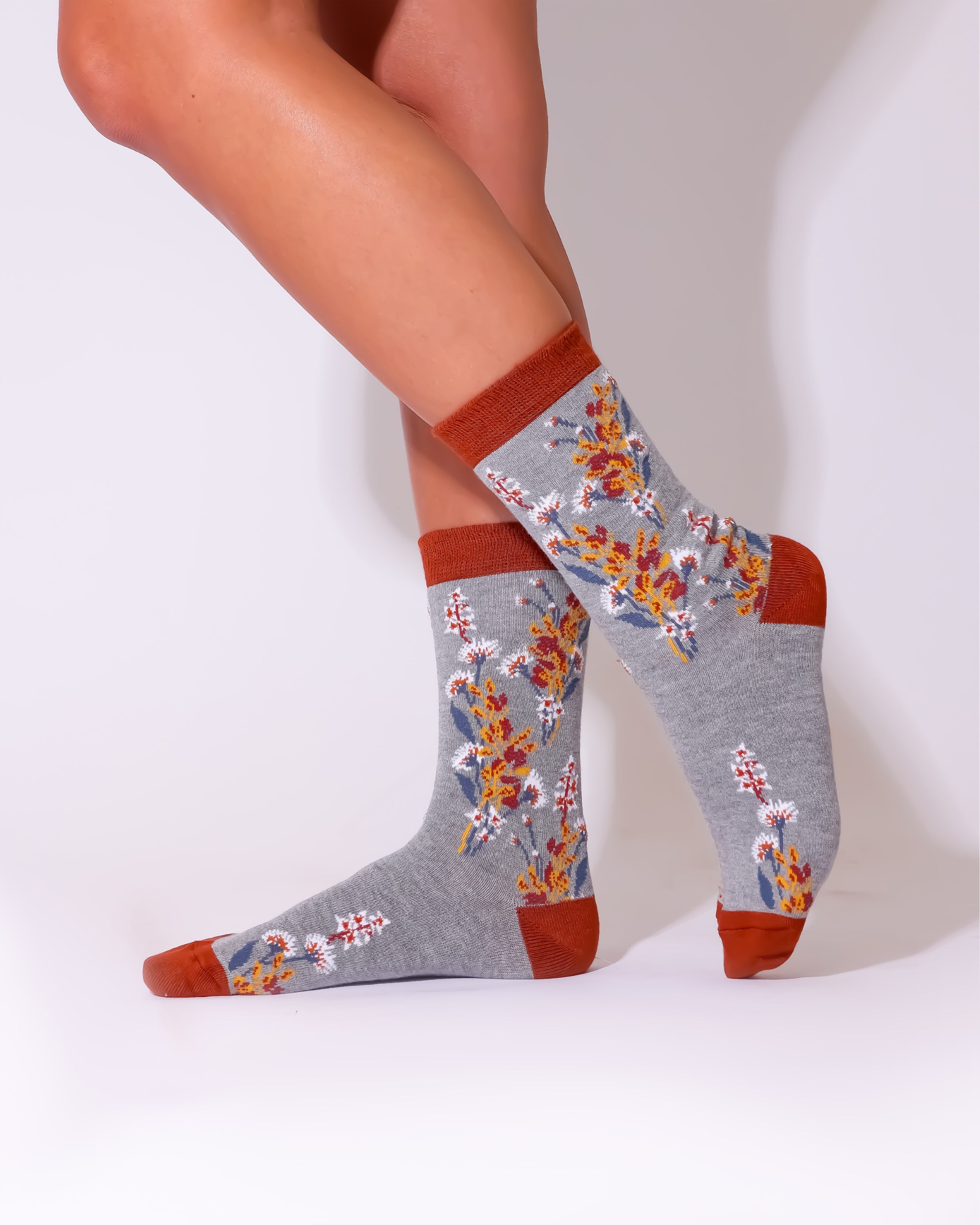 SK16GY - Eco Chic Eco-Friendly Bamboo Socks Flowers Grey